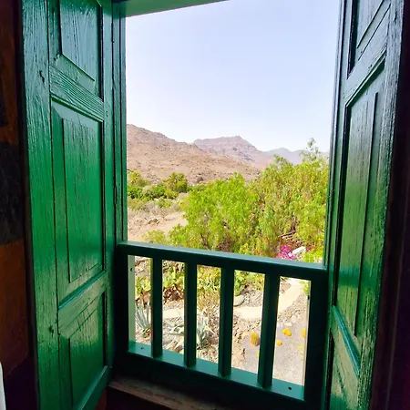Historica Casa Con Vistas Al Jardin De Cactus Y Montanas